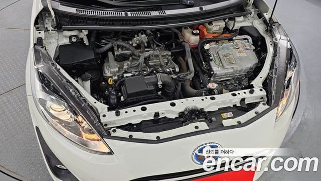 Toyota Prius C 2019 — Şəkil 17/30