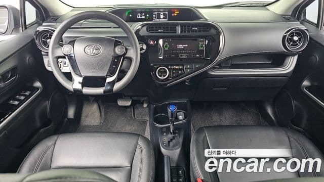 Toyota Prius C 2019 — Şəkil 9/30