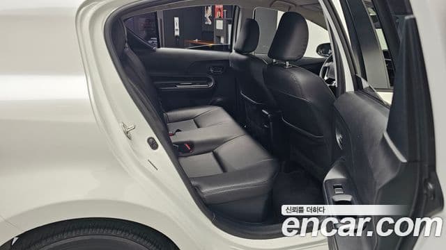 Toyota Prius C 2019 — Şəkil 2/30