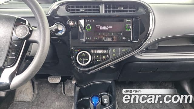Toyota Prius C 2019 — Şəkil 14/30