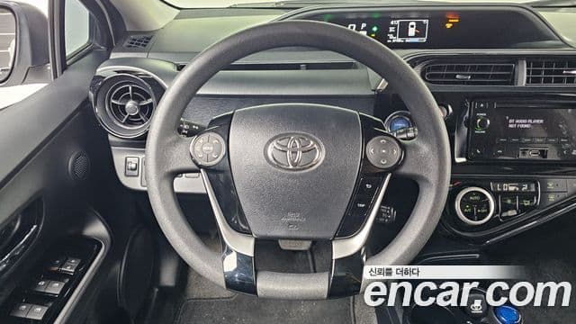 Toyota Prius C 2019 — Şəkil 19/30