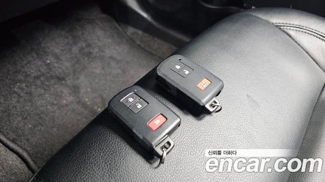 Toyota Prius C 2019 — Şəkil 21/30