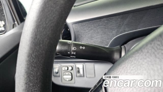 Toyota Prius C 2019 — Şəkil 15/30