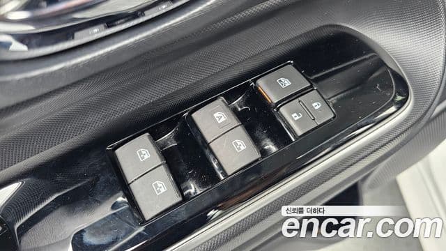 Toyota Prius C 2019 — Şəkil 11/30