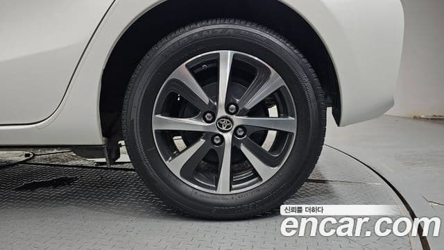 Toyota Prius C 2019 — Şəkil 26/30