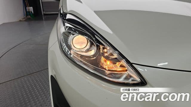 Toyota Prius C 2019 — Şəkil 6/30