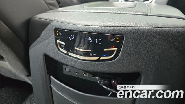 Cadillac Escalade 2019 — Şəkil 3/20