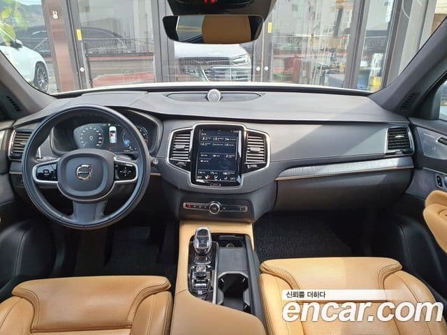 Volvo XC90 2021 — ფოტო 12/13