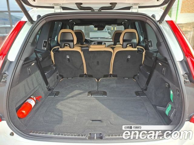 Volvo XC90 2021 — ფოტო 8/13