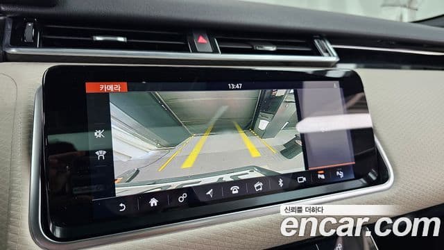 Land Rover Range Rover Velar 2019 — Photo 11/20
