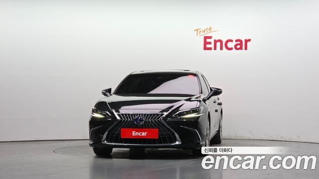 Lexus ES300h 2022 — Şəkil 26/38