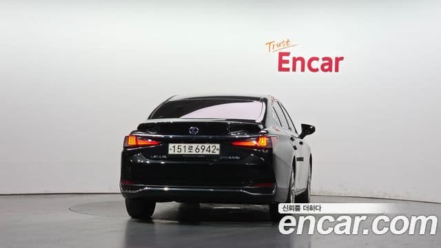 Lexus ES300h 2022 — Şəkil 5/38