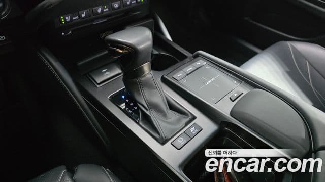Lexus ES300h 2022 — Şəkil 2/38