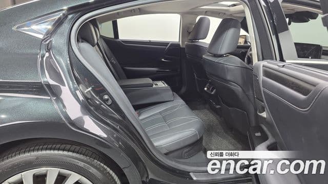 Lexus ES300h 2022 — Şəkil 37/38