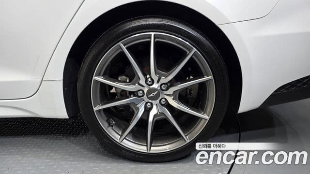 Genesis G70 2021 — Photo 10/32