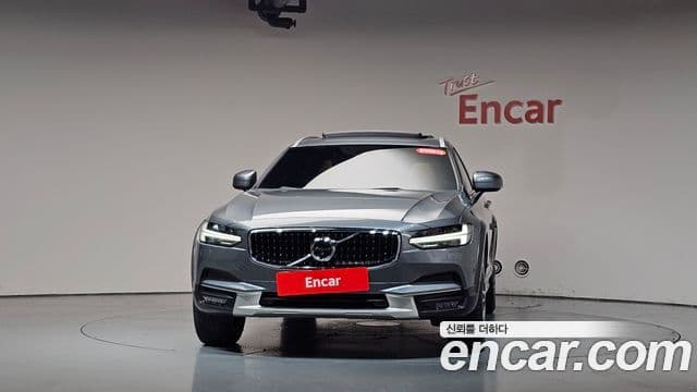 Volvo V90 Cross Country 2019 — Фото 3/20