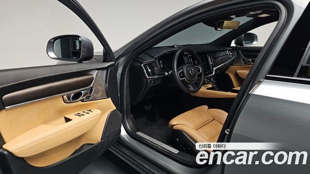 Volvo V90 Cross Country 2019 — Фото 10/20