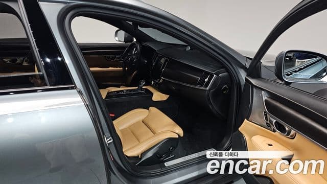 Volvo V90 Cross Country 2019 — Фото 11/20