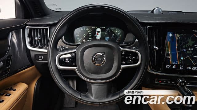 Volvo V90 Cross Country 2019 — Фото 13/20