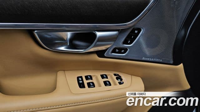 Volvo V90 Cross Country 2019 — Фото 18/20