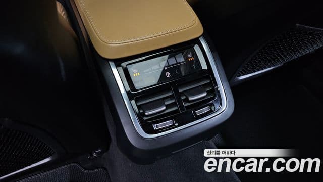 Volvo V90 Cross Country 2019 — Фото 19/20