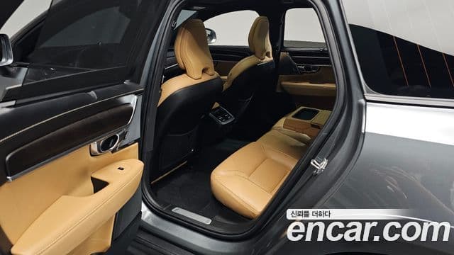 Volvo V90 Cross Country 2019 — ფოტო 8/37
