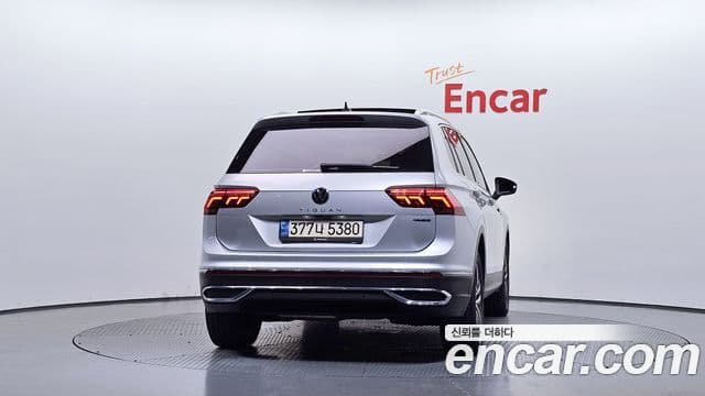 Volkswagen Tiguan 2021 — Şəkil 9/35