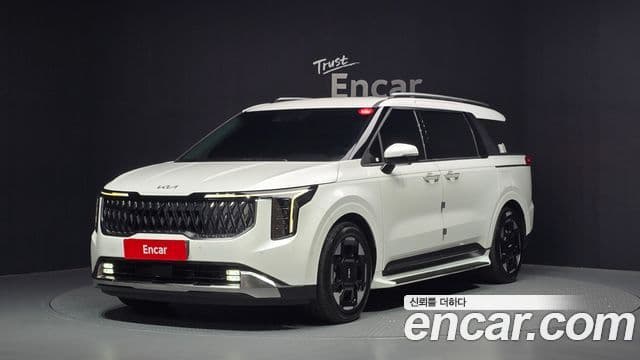 Kia Carnival 2024 — Фото 1/20