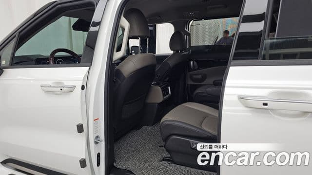 Kia Carnival 2024 — Фото 12/20
