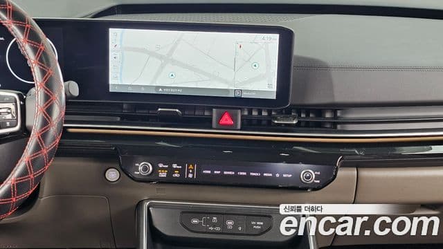 Kia Carnival 2024 — Фото 17/20