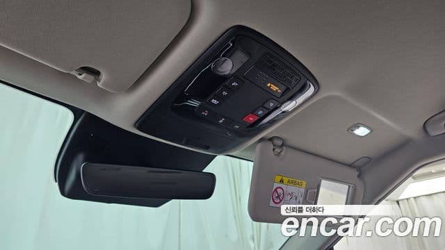 Kia Carnival 2024 — Фото 18/20