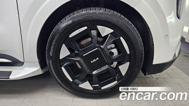 Kia Carnival 2024 — Photo 17/32