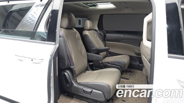 Kia Carnival 2025 — Фото 11/20