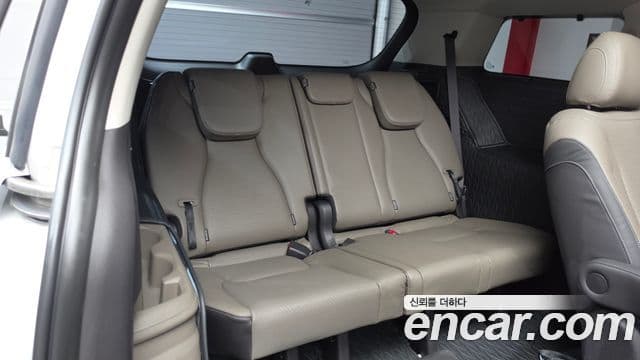 Kia Carnival 2025 — Фото 17/20