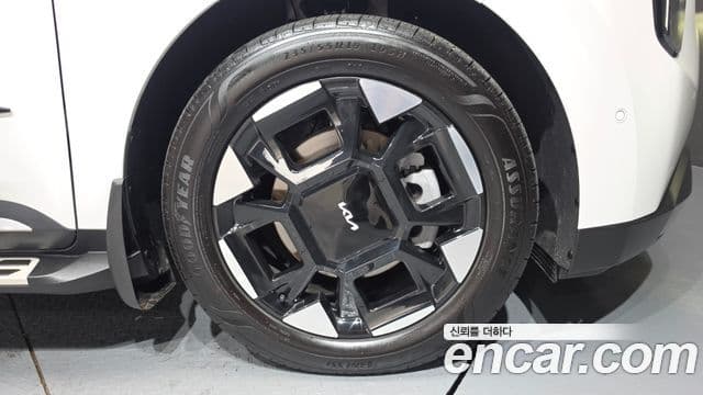 Kia Carnival 2025 — Photo 28/34