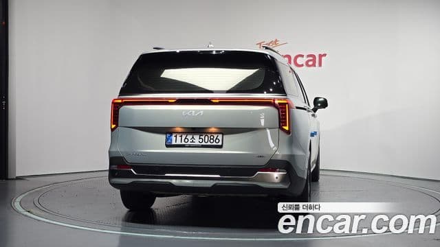 Kia Carnival 2025 — Şəkil 12/31