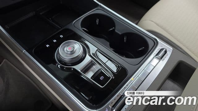 Kia Carnival 2025 — Şəkil 16/31