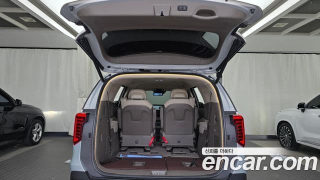 Kia Carnival 2025 — Şəkil 4/31