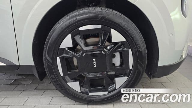 Kia Carnival 2025 — Şəkil 3/31
