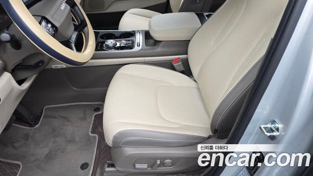 Kia Carnival 2025 — Şəkil 30/31