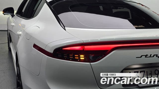 Kia Stinger Meister 2021 — Photo 7/31