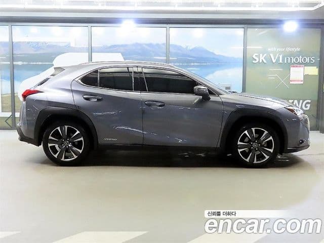 Lexus UX250h 2019 — ფოტო 2/3
