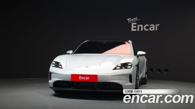 Porsche Taycan 2025 — Photo 9/20