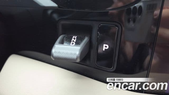 Porsche Taycan 2025 — Photo 11/20