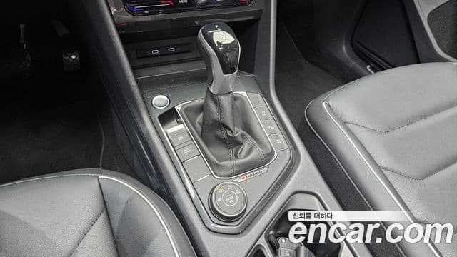 Volkswagen Tiguan 2022 — Photo 24/35