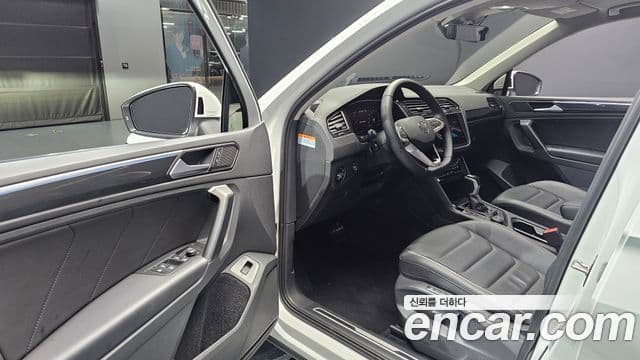 Volkswagen Tiguan 2022 — Photo 2/35