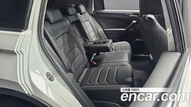 Volkswagen Tiguan 2022 — Photo 3/35
