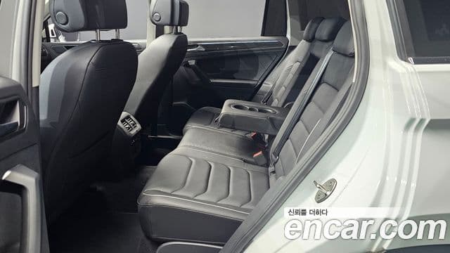 Volkswagen Tiguan 2022 — Photo 5/35