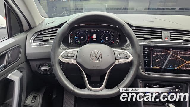 Volkswagen Tiguan 2022 — Photo 23/35