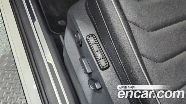Volkswagen Tiguan 2022 — Photo 10/35